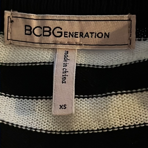 BCBGENERATION striped long sleeve sweater black white Sz XS - Picture 10 of 11
